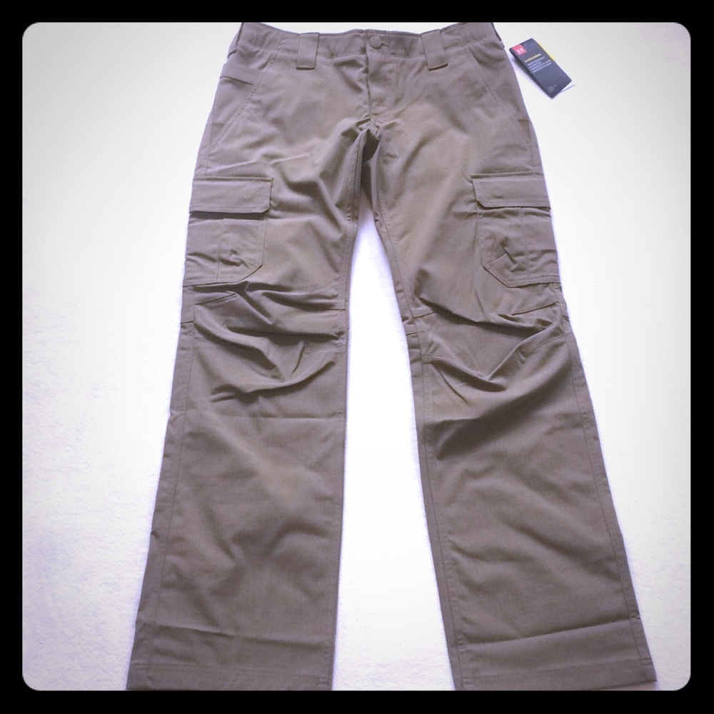 Under Armour Tan Straight Leg Pants Durable Design